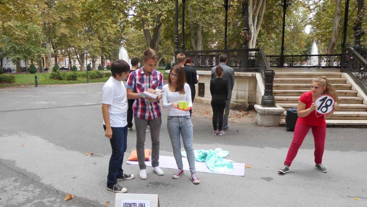 Izvedba performansa “Kaj sad s nama”